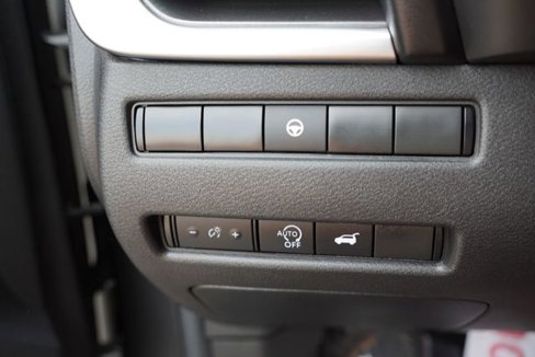Used 2024 Nissan Rogue SV image 24