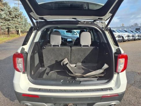 Used 2021 Ford Explorer Limited w/ Equipment Group 301A image 8