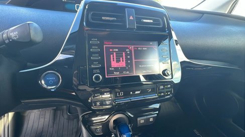Used 2020 Toyota Prius LE image 25