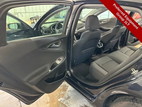 Used 2022 Chevrolet Malibu LT image 23