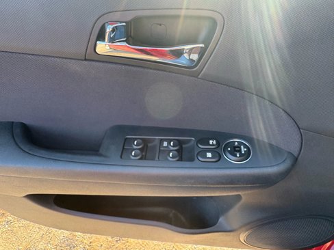 Used 2010 Hyundai Elantra SE image 13