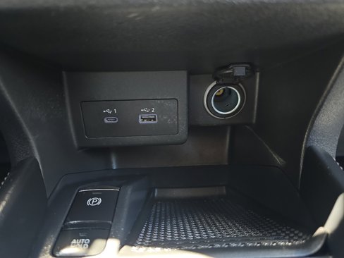 Used 2022 Nissan Kicks SV image 18