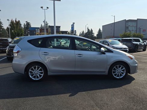 Used 2013 Toyota Prius V image 7