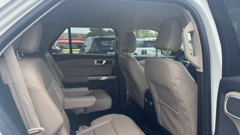 Certified 2022 Ford Explorer XLT w/ Equipment Group 202A image 7