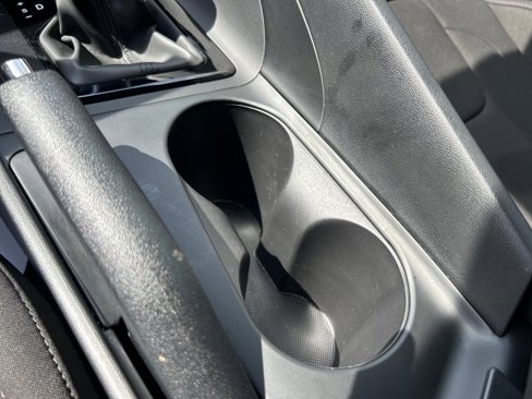 Certified 2025 Hyundai Elantra Sport image 28