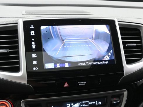 Used 2018 Honda Pilot Touring image 18