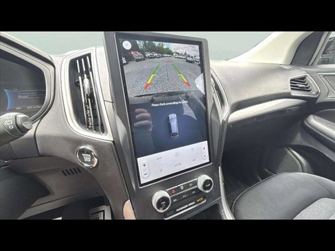 Used 2022 Ford Edge SE w/ Black Appearance Package image 17