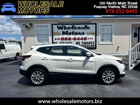Used 2021 Nissan Rogue Sport SV image 1
