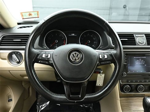 Used 2016 Volkswagen Passat 1.8T SE image 24