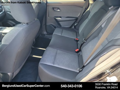 Used 2023 Nissan Rogue SV image 7