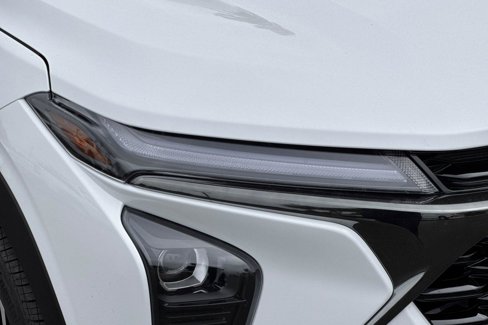 New 2025 Chevrolet Trax RS w/ Driver Confidence Package image 33