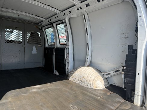 Used 2008 Chevrolet Express 2500 image 21
