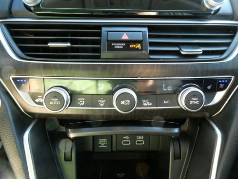 Used 2022 Honda Accord Touring image 28