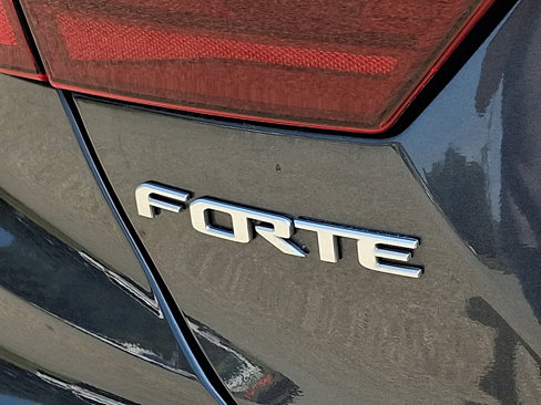 Used 2024 Kia Forte LXS image 30