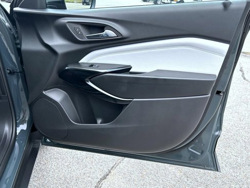New 2026 Chevrolet Trax LT w/ Driver Confidence Package image 15