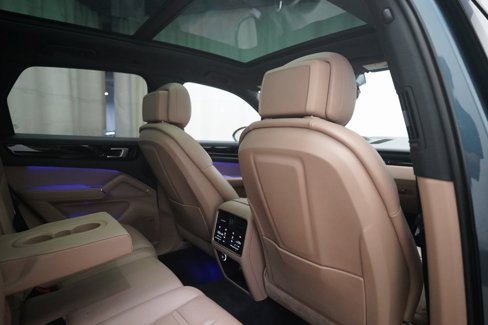 Used 2019 Porsche Cayenne S image 27