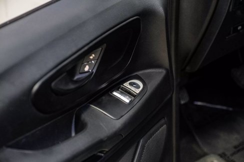 Used 2017 Mercedes-Benz Metris Passenger image 28