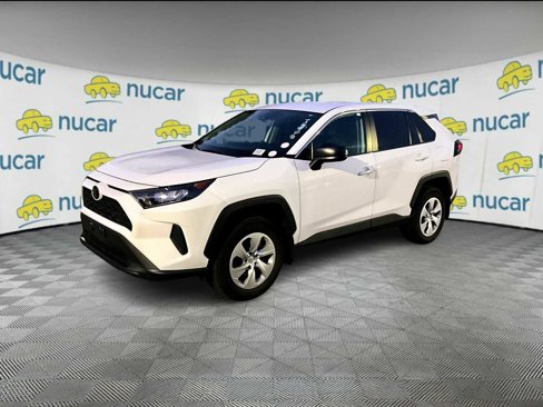 Used 2022 Toyota RAV4 LE image 2