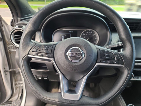Used 2019 Nissan Kicks SV image 16