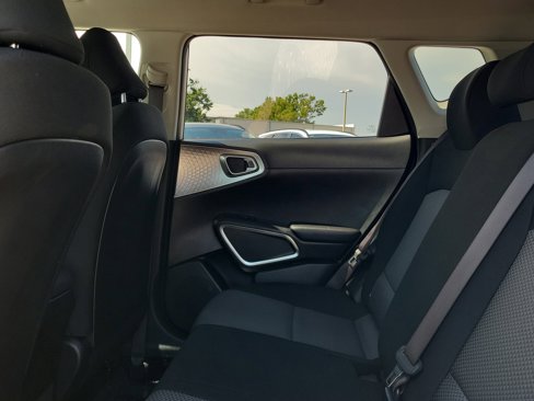 Used 2023 Kia Soul S image 11