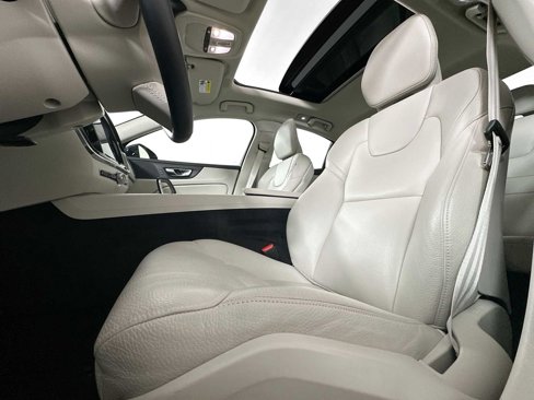 Used 2025 Volvo S60 B5 Core w/ Climate Package image 19