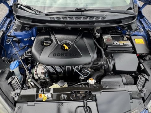 Used 2015 Hyundai Elantra SE image 2