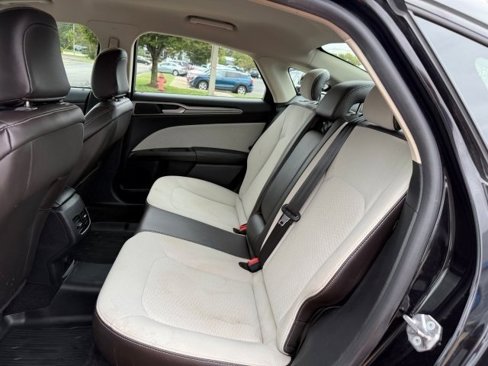 Used 2020 Ford Fusion SE w/ Equipment Group 151A image 16