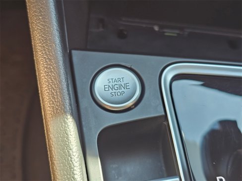 Used 2021 Volkswagen Jetta SE image 34