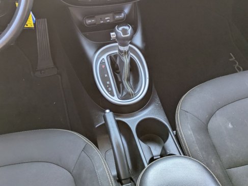 Used 2015 Kia Soul + image 19