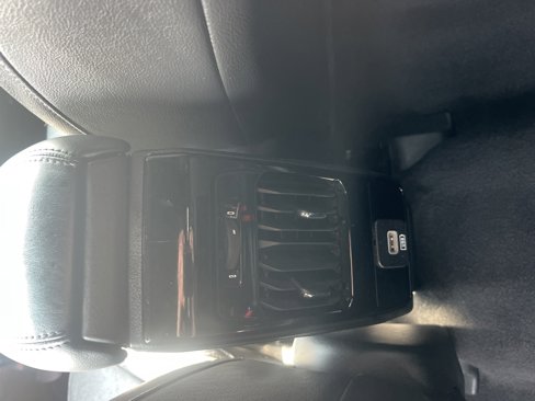 Used 2023 Jeep Compass Limited image 15