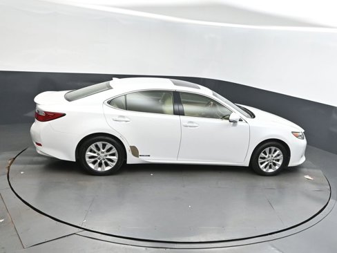 Used 2015 Lexus ES 300h image 33