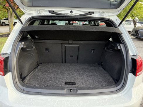 Used 2018 Volkswagen GTI SE image 33
