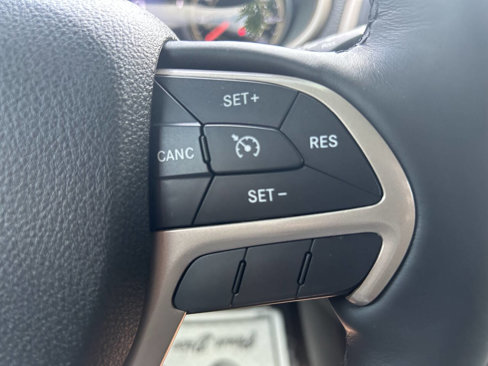 Used 2014 Jeep Cherokee Limited image 26