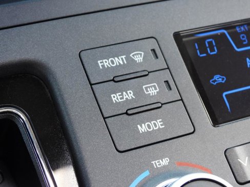 Used 2015 Toyota Sienna XLE image 49