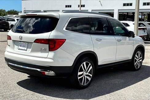 Used 2018 Honda Pilot Touring image 5