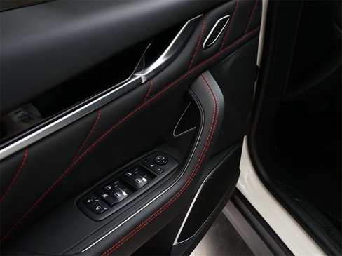 New 2024 Maserati Levante GT Ultima image 10