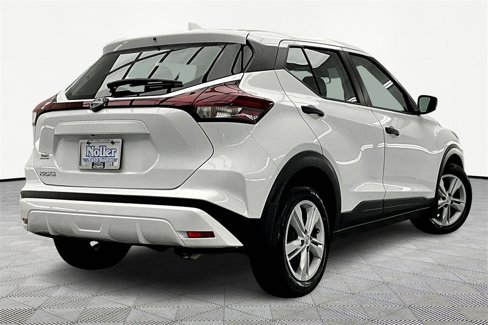 Used 2024 Nissan Kicks S image 2