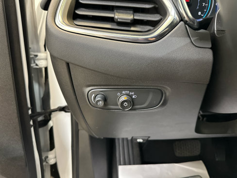 Used 2024 Chevrolet Equinox LT image 21