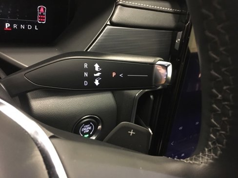 Used 2025 GMC Acadia Elevation image 29