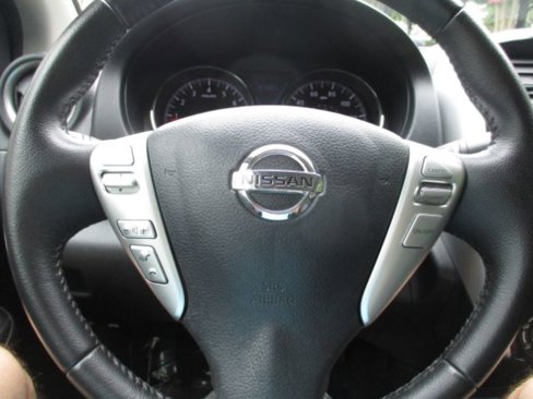 Used 2017 Nissan Versa SL image 38