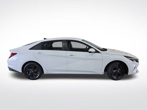Certified 2021 Hyundai Elantra SEL w/ Convenience Package image 2