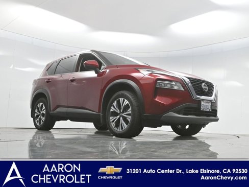 Used 2022 Nissan Rogue SV image 2