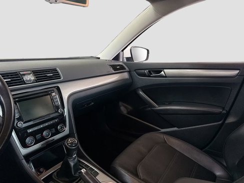 Used 2014 Volkswagen Passat 1.8T SE image 22
