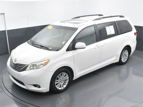 Used 2014 Toyota Sienna image 21