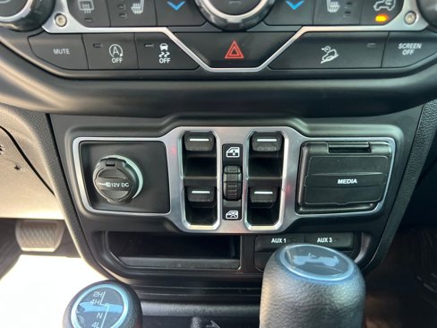 Used 2021 Jeep Wrangler Unlimited Sport image 26