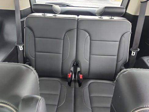 Used 2019 GMC Acadia Denali image 18