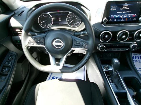 Used 2024 Nissan Sentra SV image 11