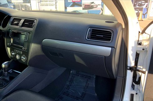 Used 2017 Volkswagen Jetta SE image 17