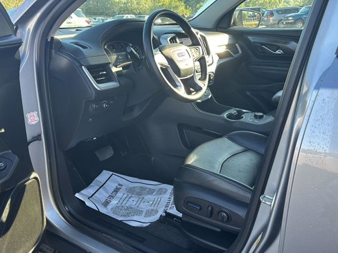 Used 2024 GMC Terrain SLT image 16