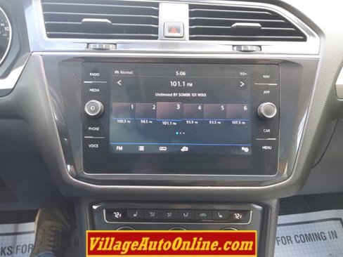 Used 2018 Volkswagen Tiguan SEL image 43